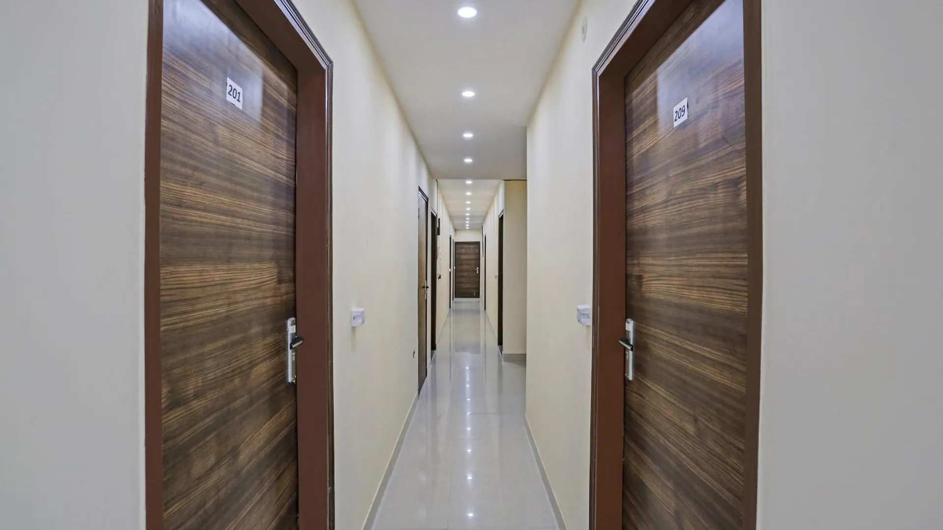 Hotel O Mannat Bhera Enclave Delhi   Delhi (National Capital Territory of India)