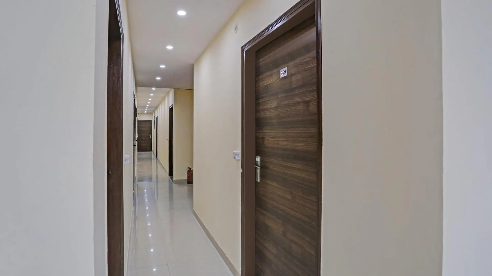 ****  Hotel O Mannat Bhera Enclave Delhi  India