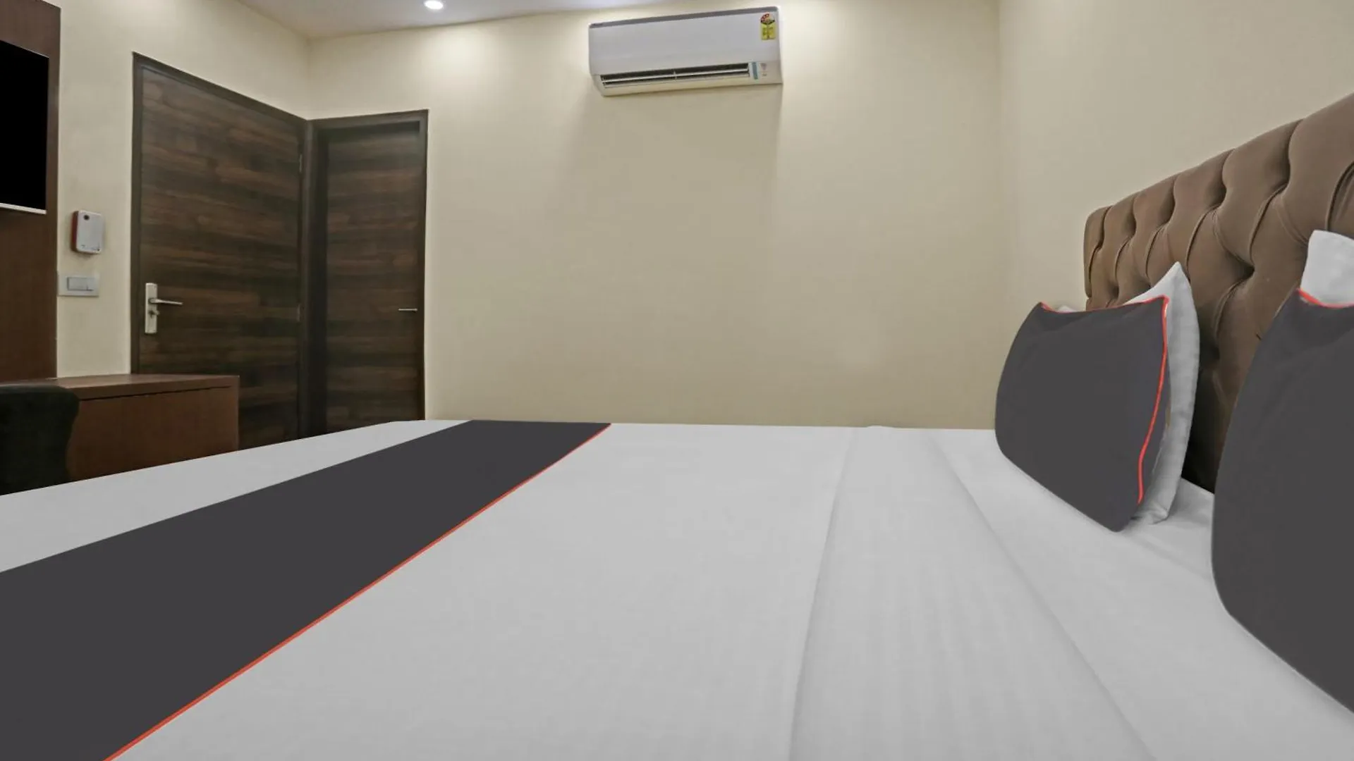 Hotel O Mannat Bhera Enclave Delhi   Delhi (National Capital Territory of India)